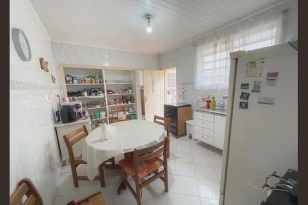 Casa à venda com 3 quartos, 236m² em Vila Ipojuca, São Paulo