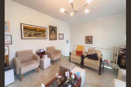 Casa à venda com 3 quartos, 236m² em Vila Ipojuca, São Paulo