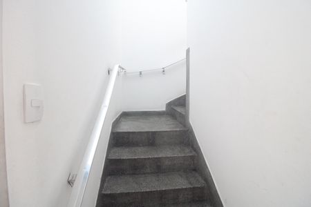 Casa à venda com 125m², 3 quartos e 2 vagasEscada