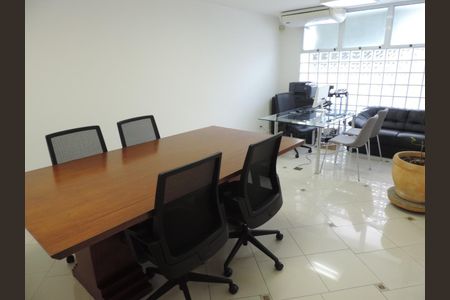 Casa à venda com 8 quartos, 380m² em Vila Mariana, São Paulo