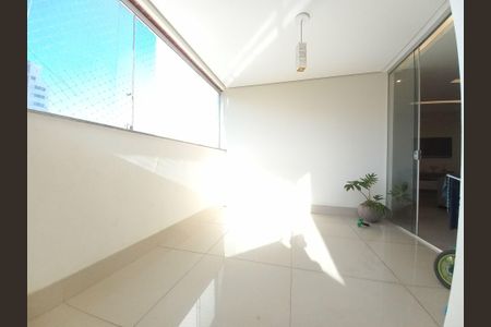 Apartamento à venda com 4 quartos, 99m² em Fernão Dias, Belo Horizonte