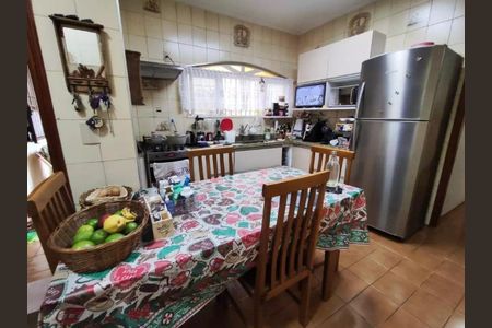 Casa à venda com 3 quartos, 190m² em Vila Paulo Silas, São Paulo