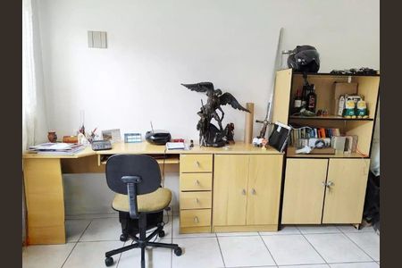 Casa à venda com 3 quartos, 190m² em Vila Paulo Silas, São Paulo