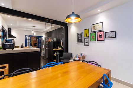 Casa para alugar com 190m², 3 quartos e 1 vaga Casa para alugar com 190m², 3 quartos e 1 vagaSala de Jantar