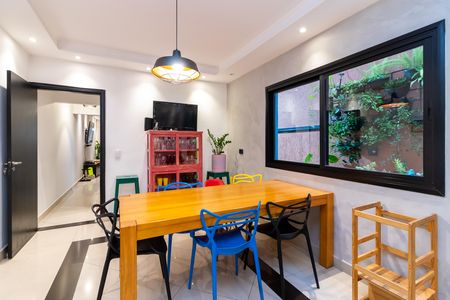 Casa para alugar com 190m², 3 quartos e 1 vaga Casa para alugar com 190m², 3 quartos e 1 vagaSala de Jantar