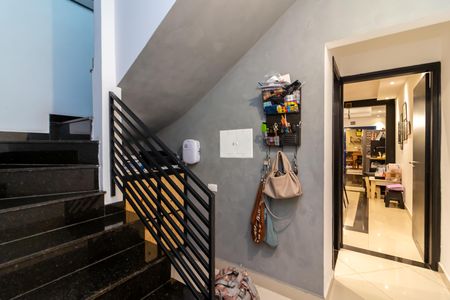 Escada de casa para alugar com 3 quartos, 190m² em Vila Aurora (zona Norte), São Paulo