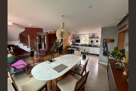 Apartamento à venda com 3 quartos, 170m² em Santa Tereza, Belo Horizonte