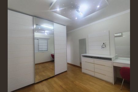 Casa à venda com 4 quartos, 161m² em Vila Mariana, São Paulo