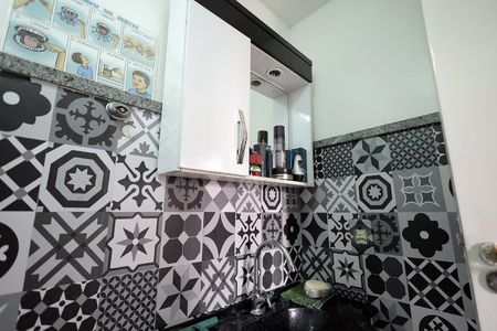 Apartamento à venda com 48m², 2 quartos e 1 vaga Apartamento à venda com 48m², 2 quartos e 1 vagaBanheiro