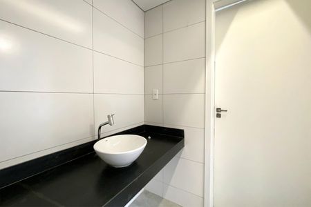 Apartamento à venda com 160m², 3 quartos e 2 vagas Apartamento à venda com 160m², 3 quartos e 2 vagasBanheiro das Semi suites