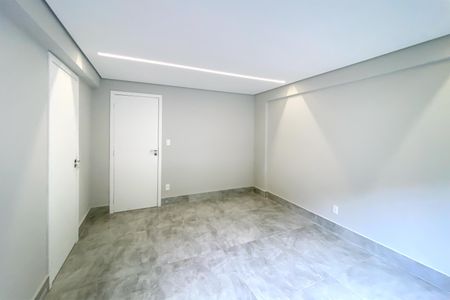 Apartamento à venda com 160m², 3 quartos e 2 vagas Apartamento à venda com 160m², 3 quartos e 2 vagasSemi Suite 1