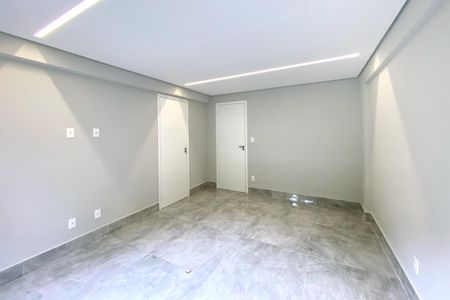 Apartamento à venda com 160m², 3 quartos e 2 vagas Apartamento à venda com 160m², 3 quartos e 2 vagasSemi Suite 1