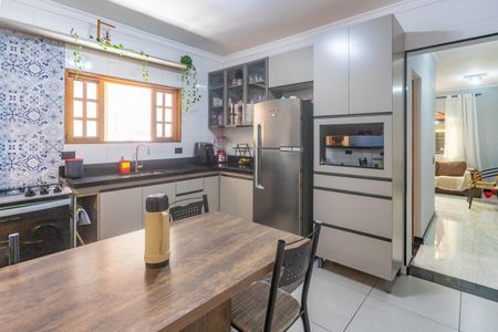 Casa à venda com 152m², 3 quartos e 2 vagasCozinha 