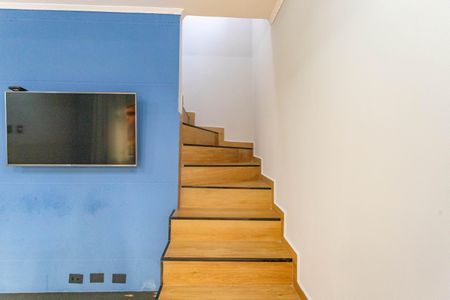 Escada  de casa à venda com 3 quartos, 152m² em Centro, Diadema