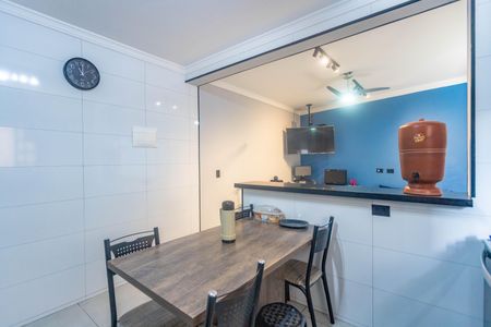 Casa à venda com 152m², 3 quartos e 2 vagasCozinha 