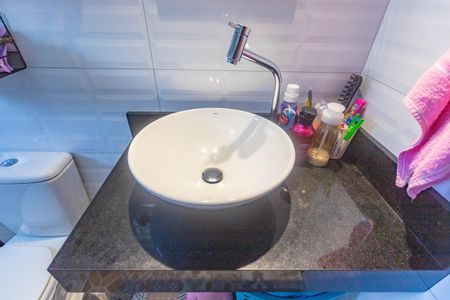 Casa à venda com 152m², 3 quartos e 2 vagasBanheiro social 1