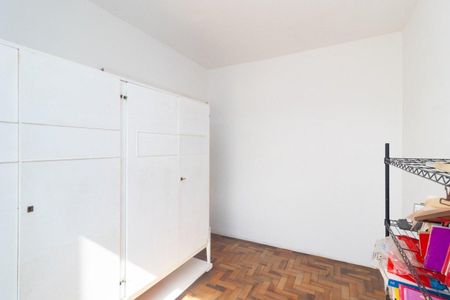 Quarto 1 de apartamento para alugar com 2 quartos, 49m² em Santo Antônio, Porto Alegre