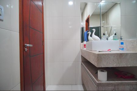 Casa à venda com 400m², 3 quartos e 2 vagasBanheiro