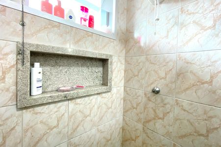 Apartamento à venda com 77m², 2 quartos e 1 vaga Apartamento à venda com 77m², 2 quartos e 1 vagaBanheiro