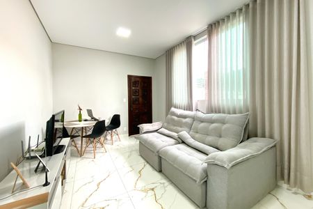 Sala de apartamento à venda com 2 quartos, 77m² em Califórnia, Belo Horizonte