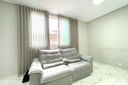 Sala de apartamento à venda com 2 quartos, 77m² em Califórnia, Belo Horizonte