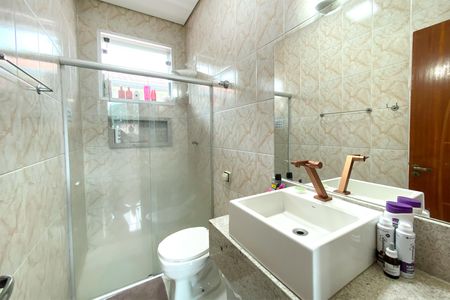 Apartamento à venda com 77m², 2 quartos e 1 vaga Apartamento à venda com 77m², 2 quartos e 1 vagaBanheiro