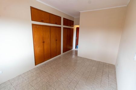 Casa à venda com 206m², 3 quartos e 4 vagas Casa à venda com 206m², 3 quartos e 4 vagasSUITE