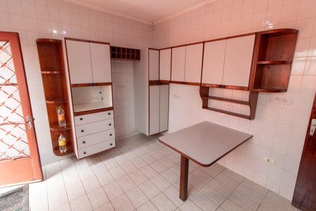 Casa à venda com 206m², 3 quartos e 4 vagas Casa à venda com 206m², 3 quartos e 4 vagasCOZINHA