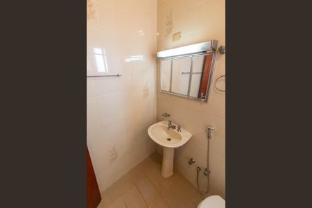 Casa à venda com 206m², 3 quartos e 4 vagas Casa à venda com 206m², 3 quartos e 4 vagasBANHEIRO SOCIAL