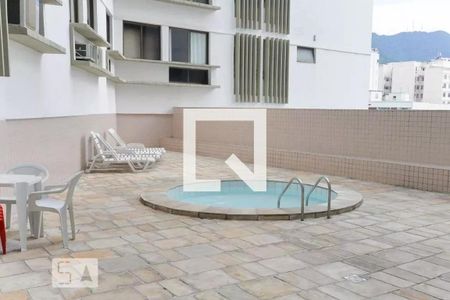 Apartamento para alugar com 65m², 2 quartos e 1 vaga Apartamento para alugar com 65m², 2 quartos e 1 vagaPiscina