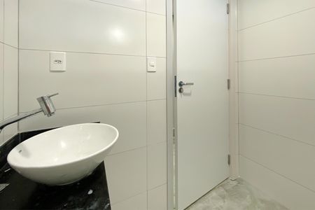 Apartamento à venda com 80m², 2 quartos e 1 vaga Apartamento à venda com 80m², 2 quartos e 1 vagaBanheiro