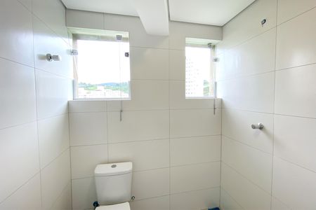 Apartamento à venda com 80m², 2 quartos e 1 vaga Apartamento à venda com 80m², 2 quartos e 1 vagaBanheiro da Suíte 1