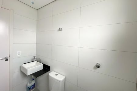 Apartamento à venda com 55m², 2 quartos e 2 vagas Apartamento à venda com 55m², 2 quartos e 2 vagasBanheiro da Suíte 1