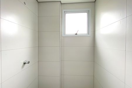Apartamento à venda com 55m², 2 quartos e 2 vagas Apartamento à venda com 55m², 2 quartos e 2 vagasBanheiro da Suíte 1