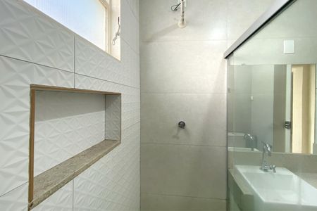 Apartamento à venda com 70m², 2 quartos e 1 vaga Apartamento à venda com 70m², 2 quartos e 1 vagaBanheiro