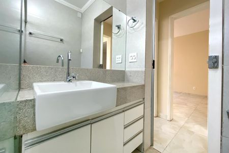 Apartamento à venda com 70m², 2 quartos e 1 vaga Apartamento à venda com 70m², 2 quartos e 1 vagaBanheiro