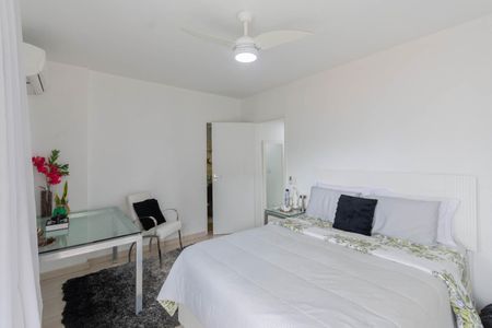 Apartamento à venda com 99m², 2 quartos e 2 vagasSuíte