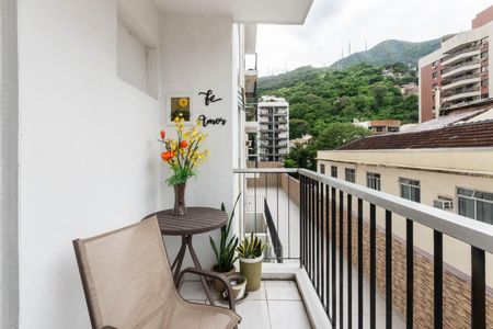 Apartamento à venda com 99m², 2 quartos e 2 vagasVaranda da Sala