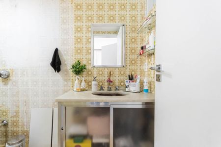 Apartamento à venda com 99m², 2 quartos e 2 vagasBanheiro da Suíte