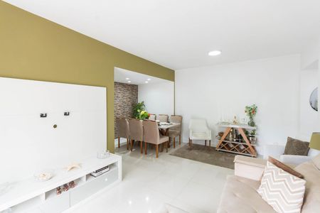 Apartamento à venda com 99m², 2 quartos e 2 vagasSala