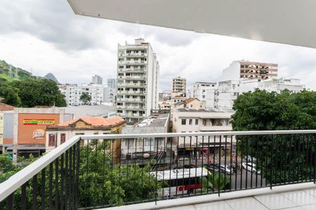 Apartamento à venda com 99m², 2 quartos e 2 vagasVaranda da Suíte