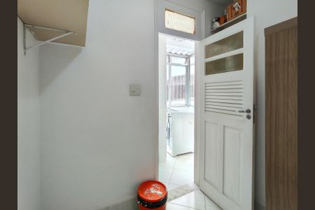 Apartamento à venda com 94m², 3 quartos e sem vaga Apartamento à venda com 94m², 3 quartos e sem vagaQuarto de Serviço