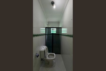 Casa à venda com 250m², 3 quartos e 2 vagasBanheiro - quarto 1