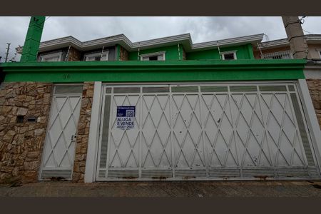 Casa à venda com 250m², 3 quartos e 2 vagasFachada 