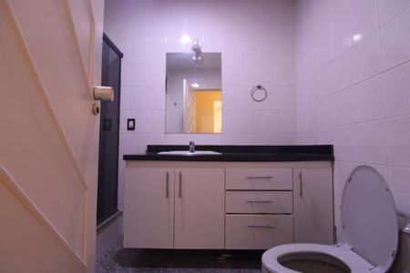 Apartamento para alugar com 343m², 3 quartos e 2 vagasBanheiro social