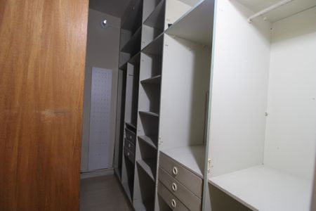 Apartamento para alugar com 343m², 3 quartos e 2 vagasSuíte 1 - Closet