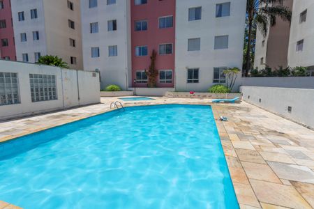 Apartamento à venda com 70m², 3 quartos e 2 vagas Apartamento à venda com 70m², 3 quartos e 2 vagasÁrea comum - Piscina