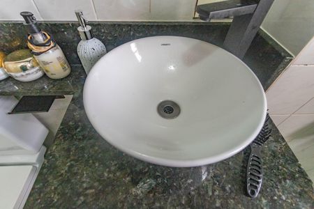 Apartamento à venda com 70m², 3 quartos e 2 vagas Apartamento à venda com 70m², 3 quartos e 2 vagasBanheiro da suíte