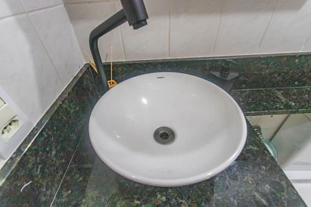 Apartamento à venda com 70m², 3 quartos e 2 vagas Apartamento à venda com 70m², 3 quartos e 2 vagasBanheiro social