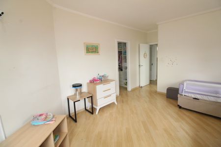 Casa de condomínio para alugar com 405m², 4 quartos e 4 vagasSuíte 3